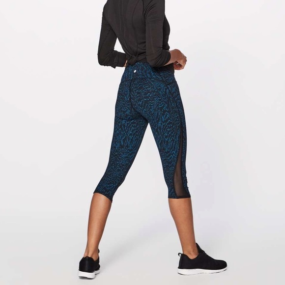 Lululemon Train Times Crop (17") Size 2 - Picture 3 of 14